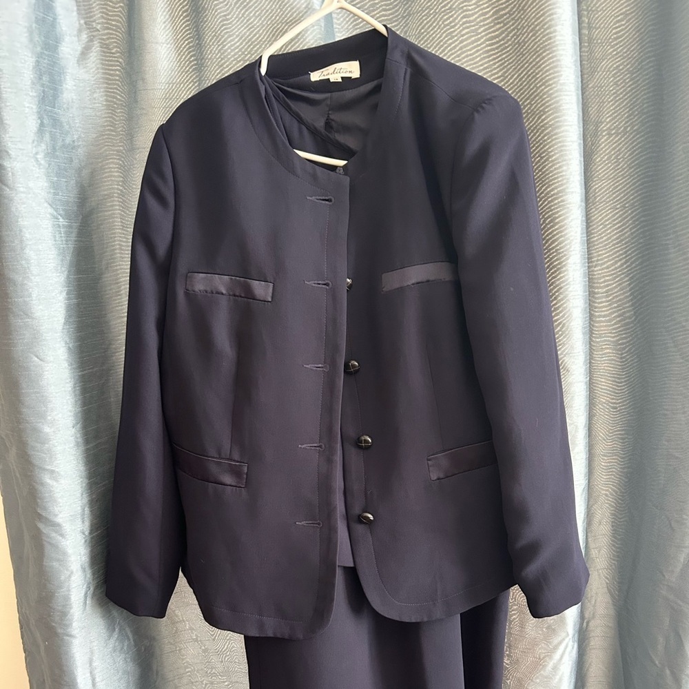 Vintage Elegant Tradition size 16 Women's Navy Jacket and Skirt Set-preloved